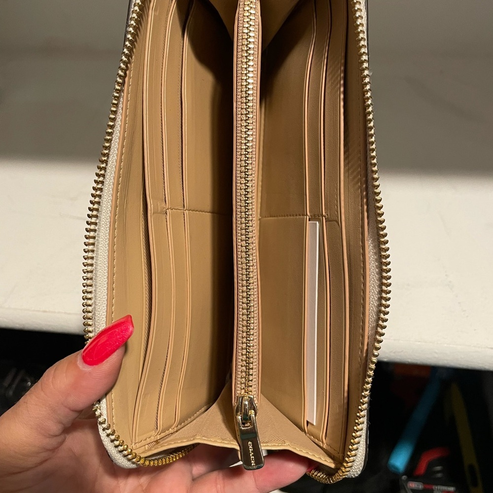 Coach Cream Floral Wallet - Picture 3 of 3